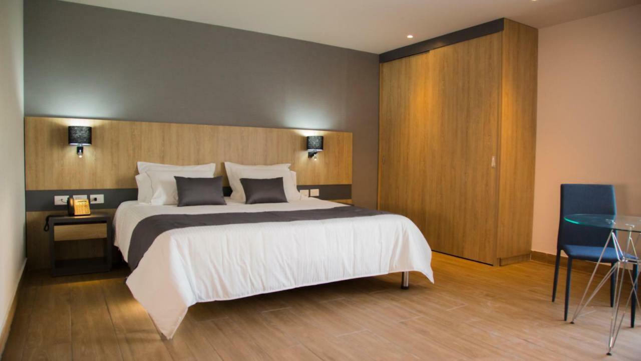 Hotel Plaza del Lili Cali Esterno foto